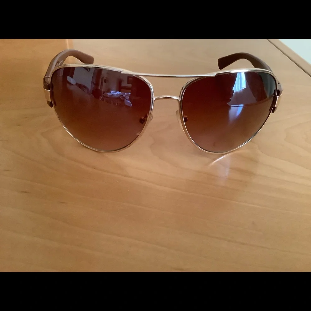 Aviator sunglasses women’s brown with gold metal frames Designed in Italy